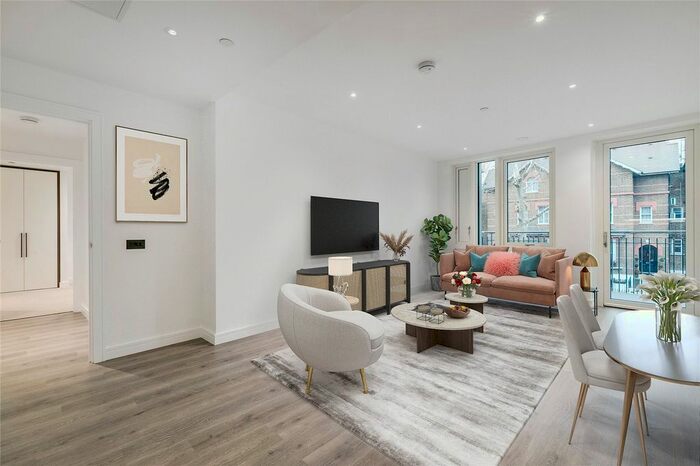 2 Bedroom Flat To Rent In Handley House, Glenthorne Road, Hammersmith, London, W6