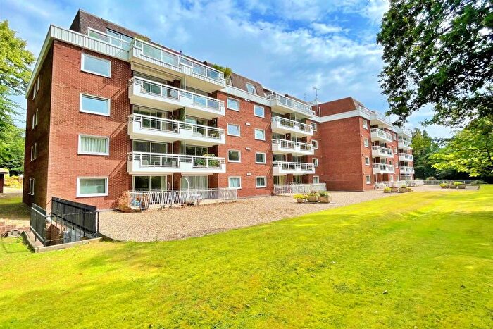 2 Bedroom Flat To Rent In Bournemouth, BH4