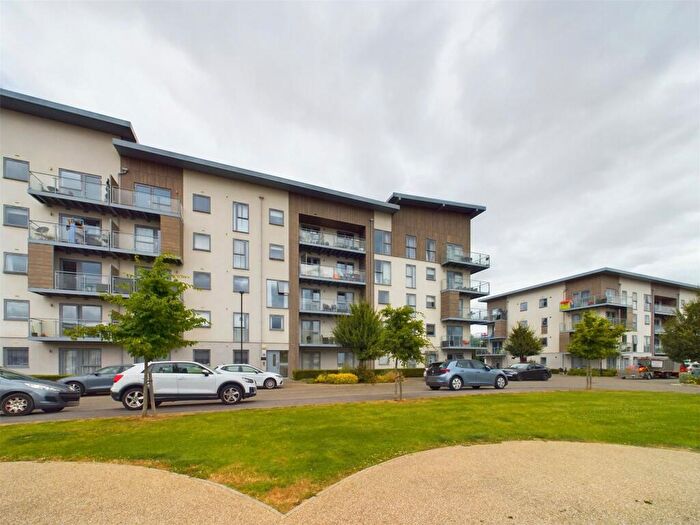 2 Bedroom Apartment To Rent In Wallingford Way, Maidenhead, Berkshire, SL6