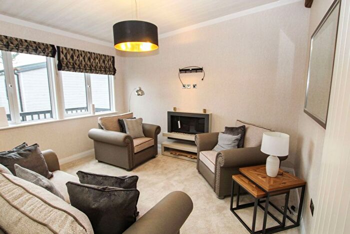 2 Bedroom Bungalow For Sale In Lodge - Chertsey Lane, Staines-Upon-Thames, TW18