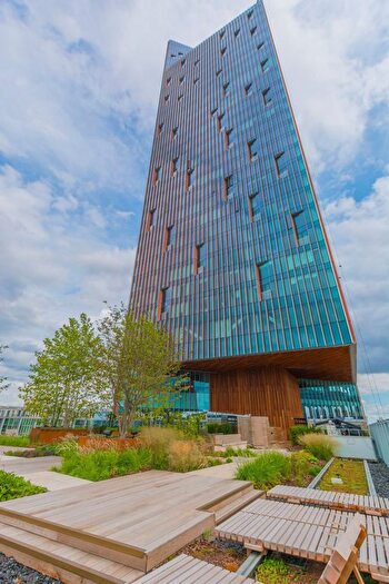 2 Bedroom Flat To Rent In Manhattan Loft Apartments, Stratford, London, E20