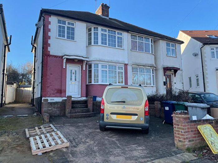 3 Bedroom Detached House To Rent In Brook Avenue, Edgware, HA8