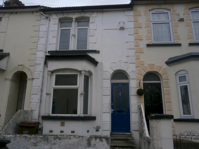 3 Bedroom Terraced House To Rent In Stafford Street, Gillingham, ME7