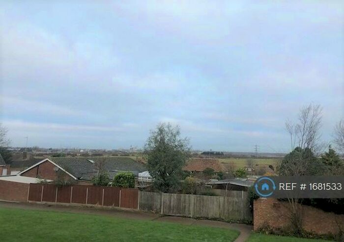 2 Bedroom Flat To Rent In Lapis Close, Gravesend, DA12