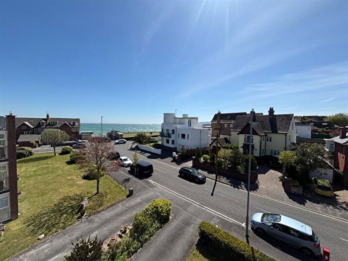 2 Bedroom Apartment For Sale In Melcombe Avenue, Greenhill, DT4