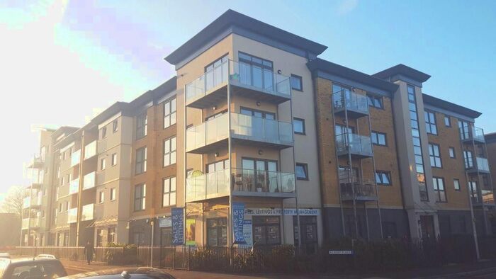 2 Bedroom Flat To Rent In Station Road, Strood, ME2