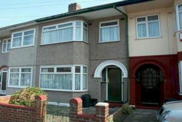 4 Bedroom Terraced House To Rent In 26 Jarrow Road, Chadwell Heath RM6