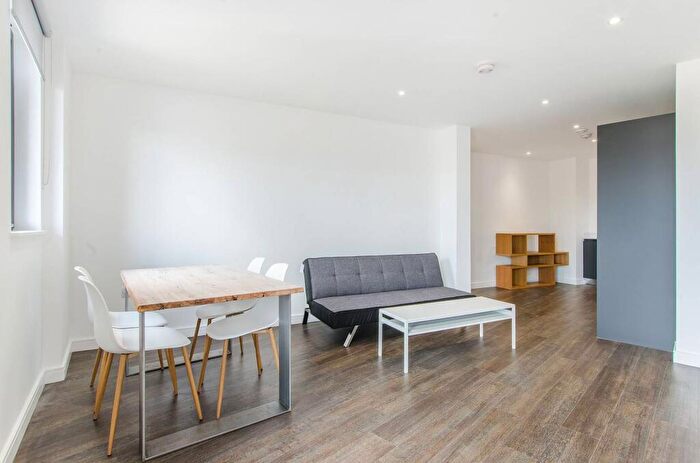 1 Bedroom Flat To Rent In Thomas York House, Woolwich, London, SE18