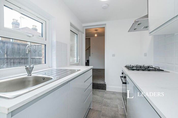 2 Bedroom End Of Terrace House To Rent In Kingston Road, KT22