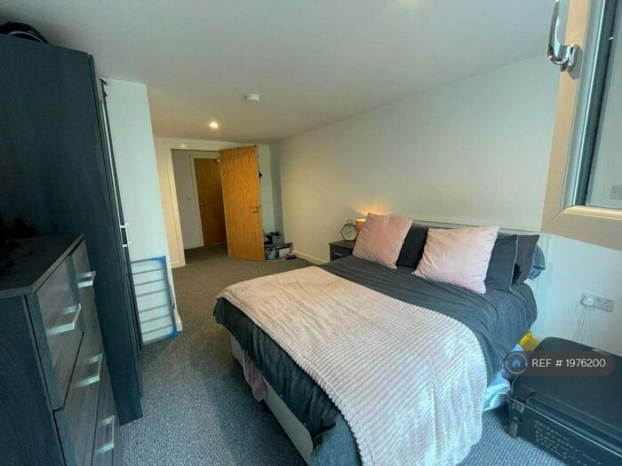 1 Bedroom Flat To Rent In Wolstenholme Square, Liverpool, L1