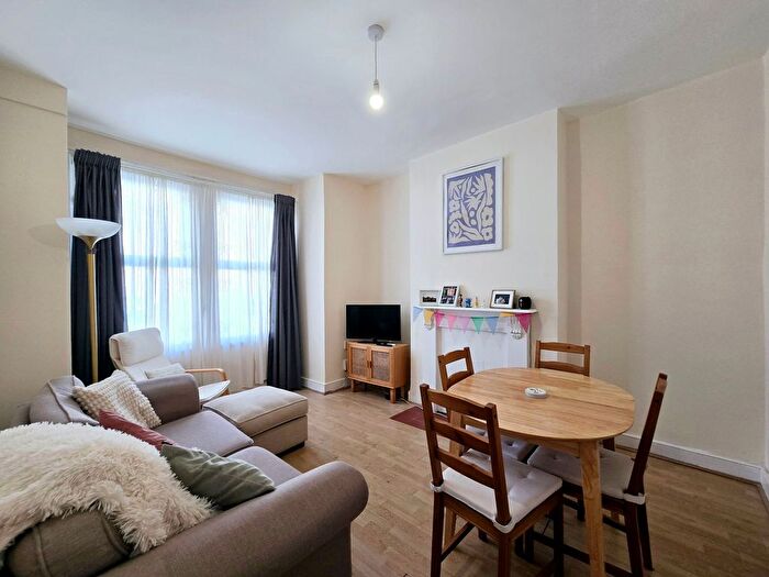 2 Bedroom Maisonette To Rent In Nutwell Street, London, SW17