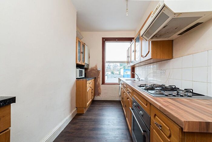 4 Bedroom Flat To Rent In Brockley Road, London, SE4