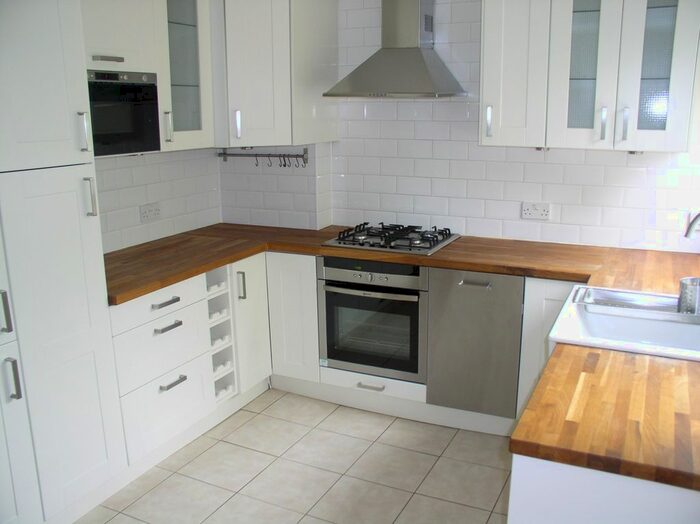 2 Bedroom Maisonette To Rent In Murray Road, London, W5