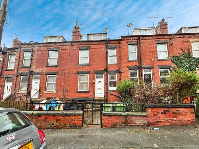 2 Bedroom Terraced House For Sale In Longroyd Street, Beeston, Leeds, LS11
