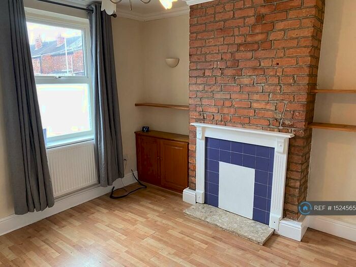 2 Bedroom Terraced House To Rent In Deabill Street, Nottingham, NG4