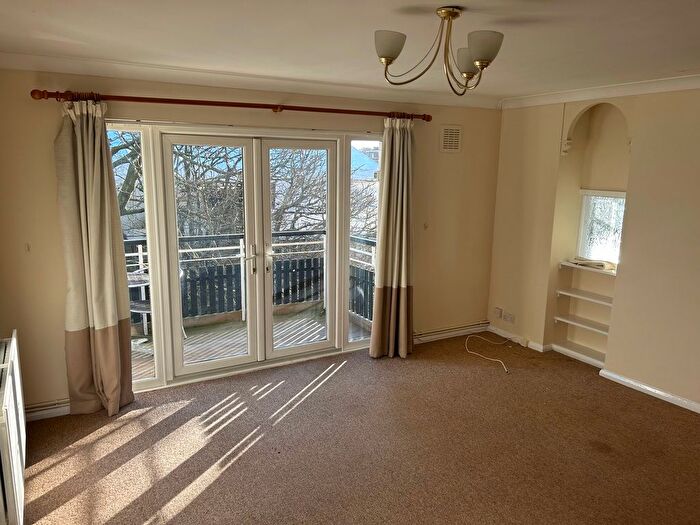 2 Bedroom Flat To Rent In Wemyss Road, London, SE3