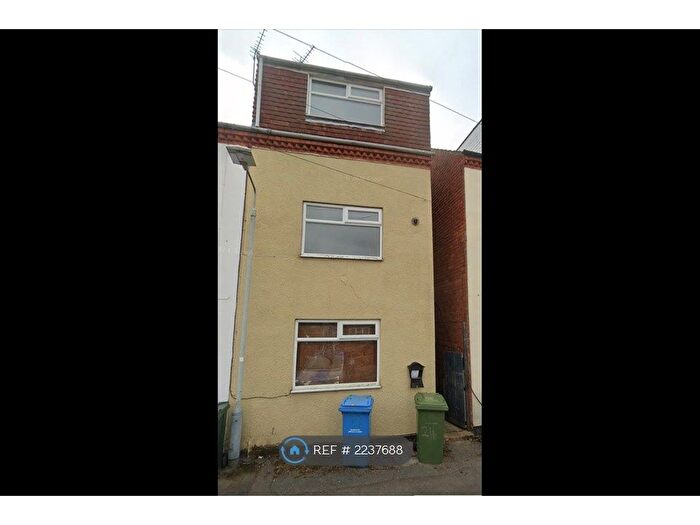 3 Bedroom End Of Terrace House To Rent In Dennis Street, Worksop, S80