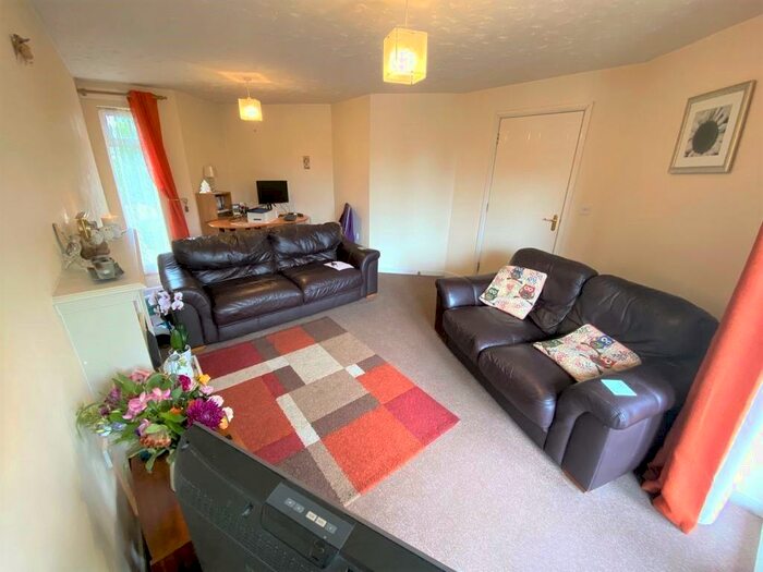 2 Bedroom Flat To Rent In Heritage Way, Priddys Hard, PO12