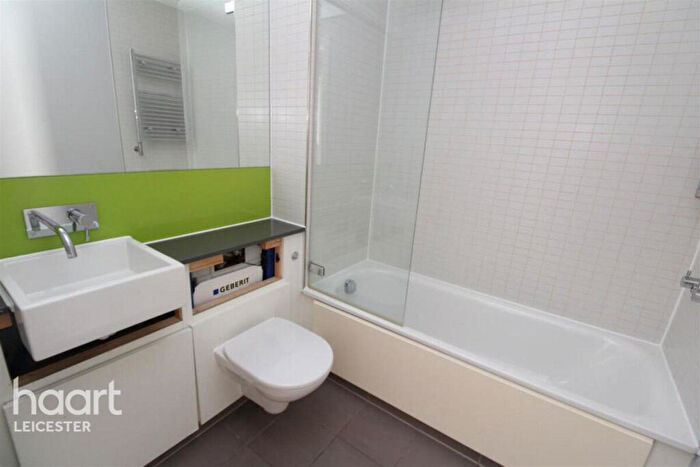 2 Bedroom Apartment To Rent In Shires Lane, Leicester, LE1