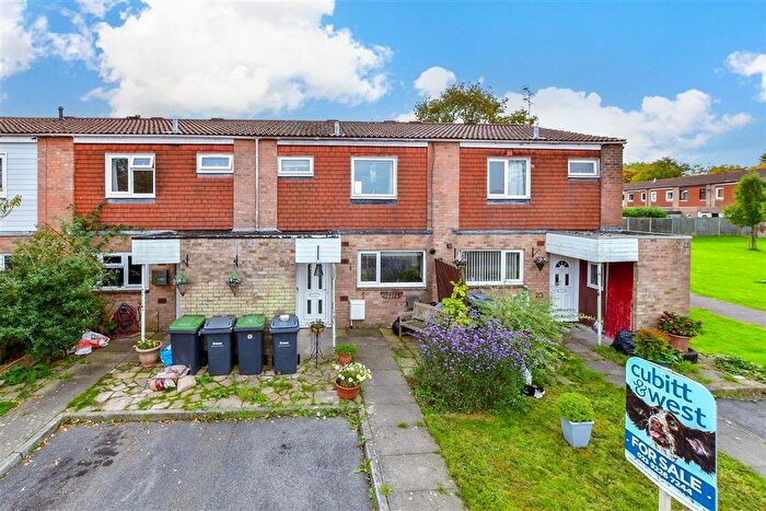 3 Bedroom Terraced House For Sale In Oracle Drive, Waterlooville, Hampshire, PO7