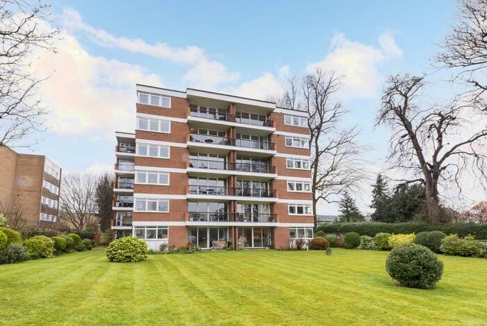 2 Bedroom Flat To Rent In River Reach, Teddington, TW11