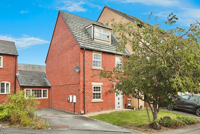 3 Bedroom End Of Terrace House For Sale In Stockwell Avenue, Kiveton Park, Sheffield, South Yorkshire, S26