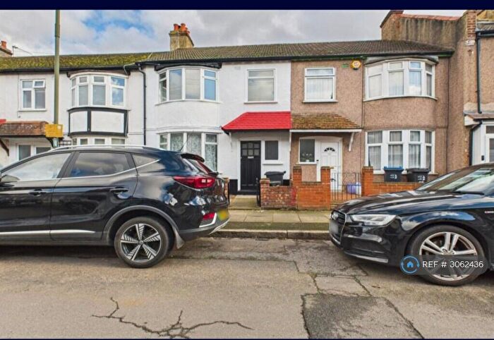 3 Bedroom Terraced House To Rent In Ashtree Avenue, Mitcham, CR4