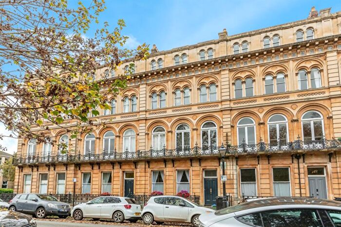 3 Bedroom Apartment To Rent In Victoria Square, Bristol, BS8