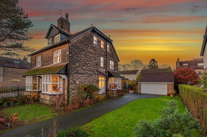 4 Bedroom Semi-Detached House For Sale In The Drive, Roundhay, LS8