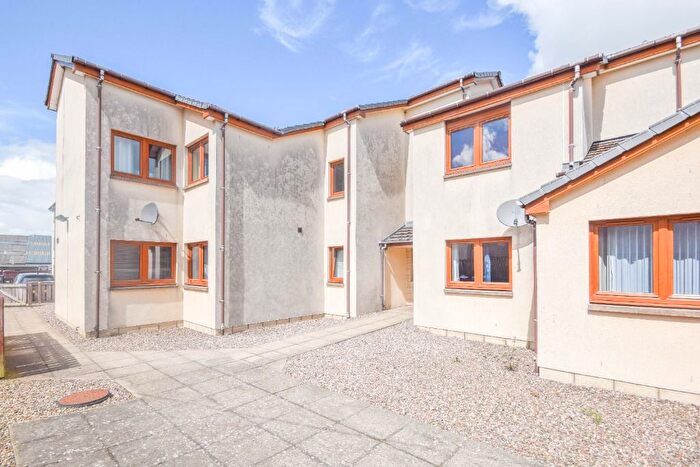 2 Bedroom Flat To Rent In Market Street, Forfar, Angus, DD8
