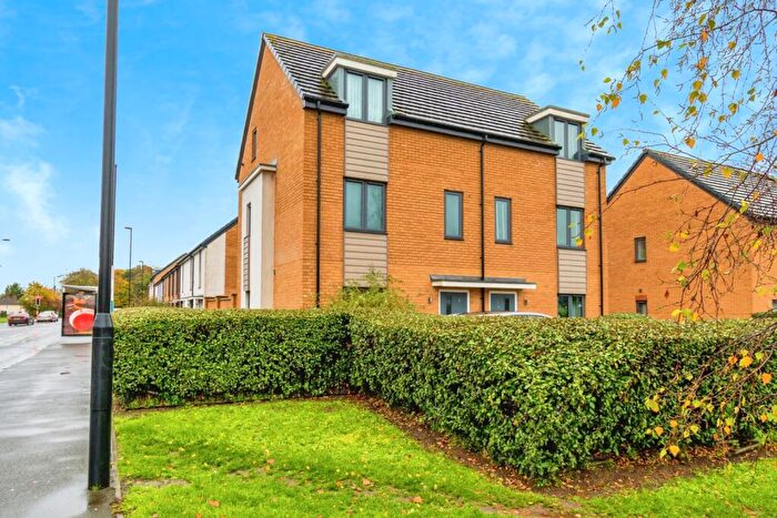 4 Bedroom Semi Detached House For Sale In Mercator Close, Southampton, Hampshire, SO16