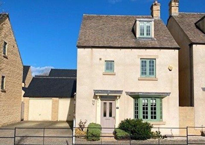 4 Bedroom Detached House For Sale In Gardner Way, Cirencester, GL7