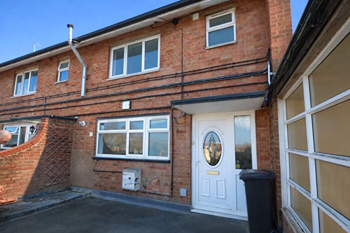 3 Bedroom Flat To Rent In The Denes, Hemel Hempstead, HP3