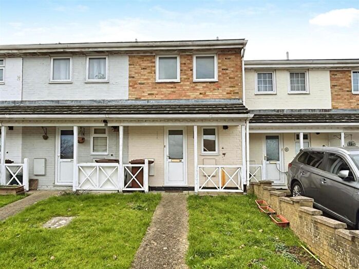 2 Bedroom Terraced House For Sale In Savage Road, Chatham, ME5