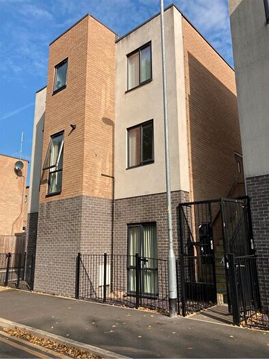3 Bedroom Town House To Rent In Hulton Street, Manchester, Greater Manchester, M5