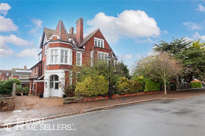 2 Bedroom Apartment For Sale In Cliff Avenue, Cromer, Norfolk, NR27