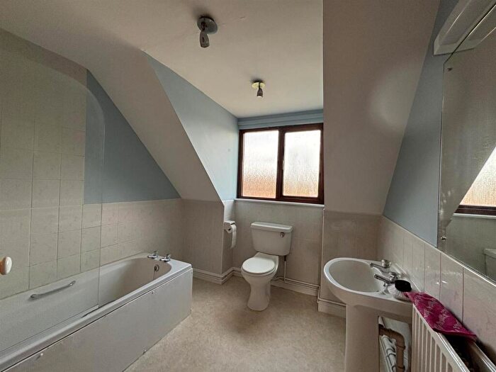 2 Bedroom Flat To Rent In Cabourne Court, Lincoln, LN2