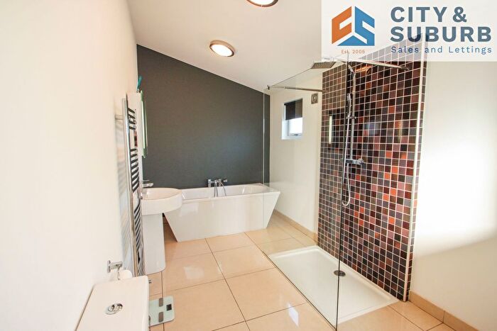 2 Bedroom Flat To Rent In Heaton, Newcastle Upon Tyne, Tyne And Wear, NE6