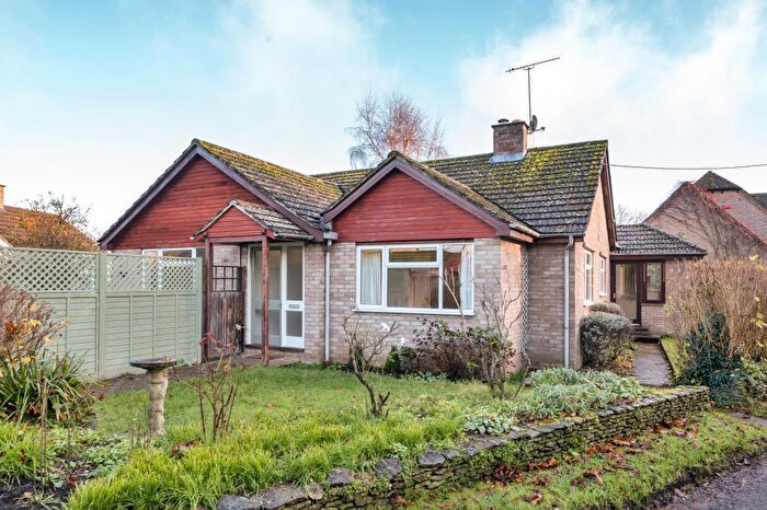 3 Bedroom Detached Bungalow To Rent In Mill Lane, Weston-on-the-green, OX25