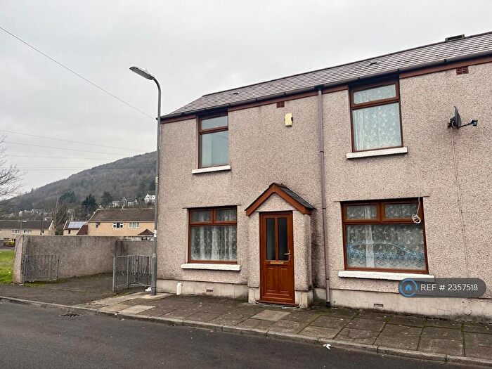 3 Bedroom End Of Terrace House To Rent In Hopkin Street, Port Talbot., SA12