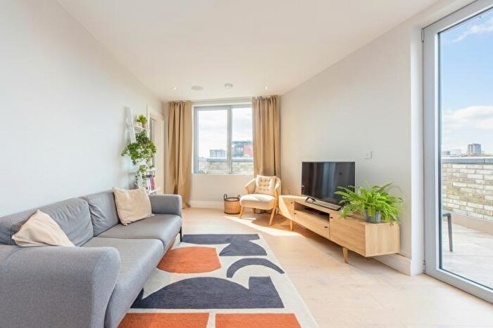 3 Bedroom Flat For Sale In Espalier Gardens, London, NW6