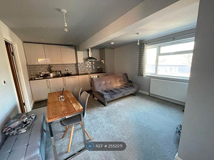 1 Bedroom Flat To Rent In London Road, Chalfont St. Giles, HP8