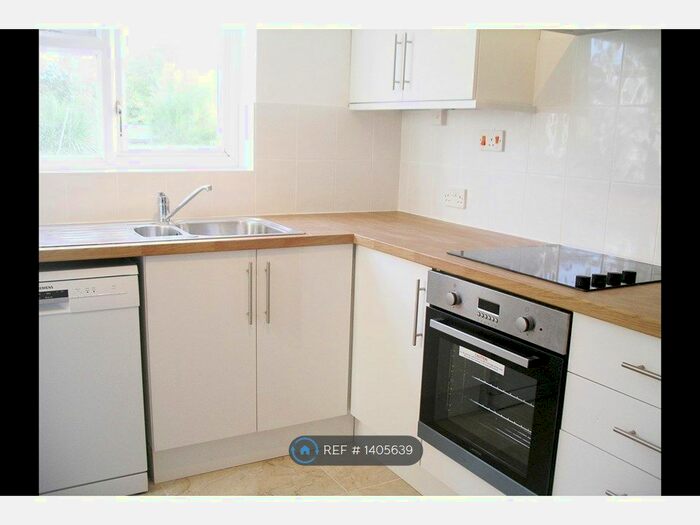 4 Bedroom Terraced House To Rent In Bateson Road, Cambridge, CB4