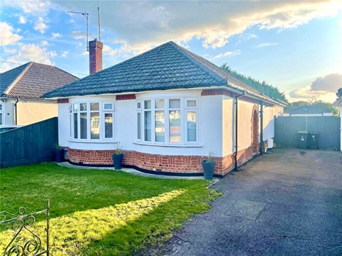 3 Bedroom Detached Bungalow For Sale In Dennistoun Avenue, Mudeford, Christchurch, BH23