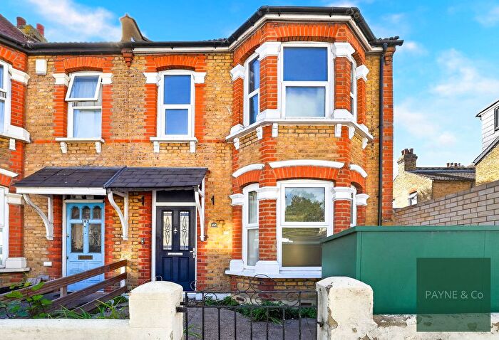3 Bedroom End Terrace House For Sale In Hampton Road, Ilford, IG1