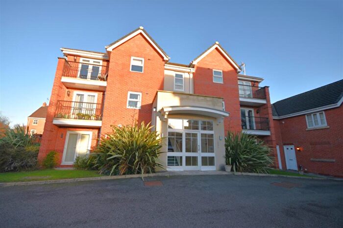 2 Bedroom Apartment For Sale In Millfield, Neston, CH64