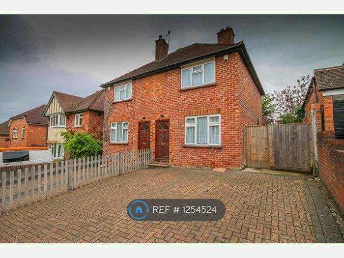 4 Bedroom Semi-Detached House To Rent In Manor Road, Guildford GU2