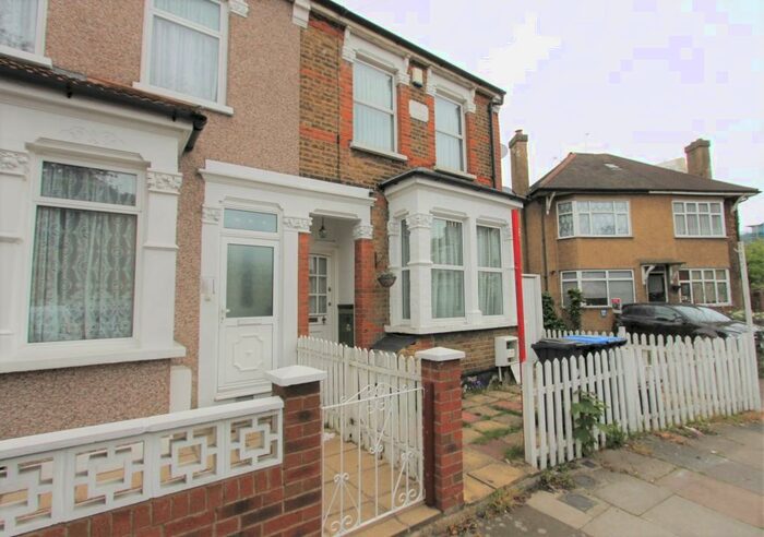 2 Bedroom Flat To Rent In Chiswick Road, London, N9