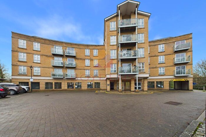 2 Bedroom Flat For Sale In Rotary Way, Colchester, CO3