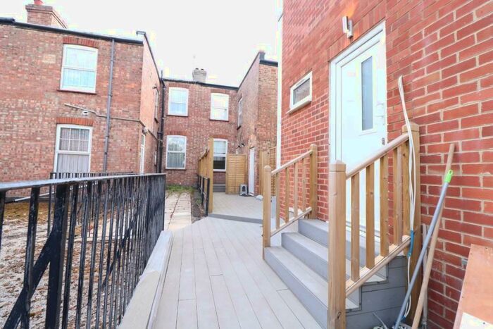 1 Bedroom Flat To Rent In High Street, West Wickham, BR4